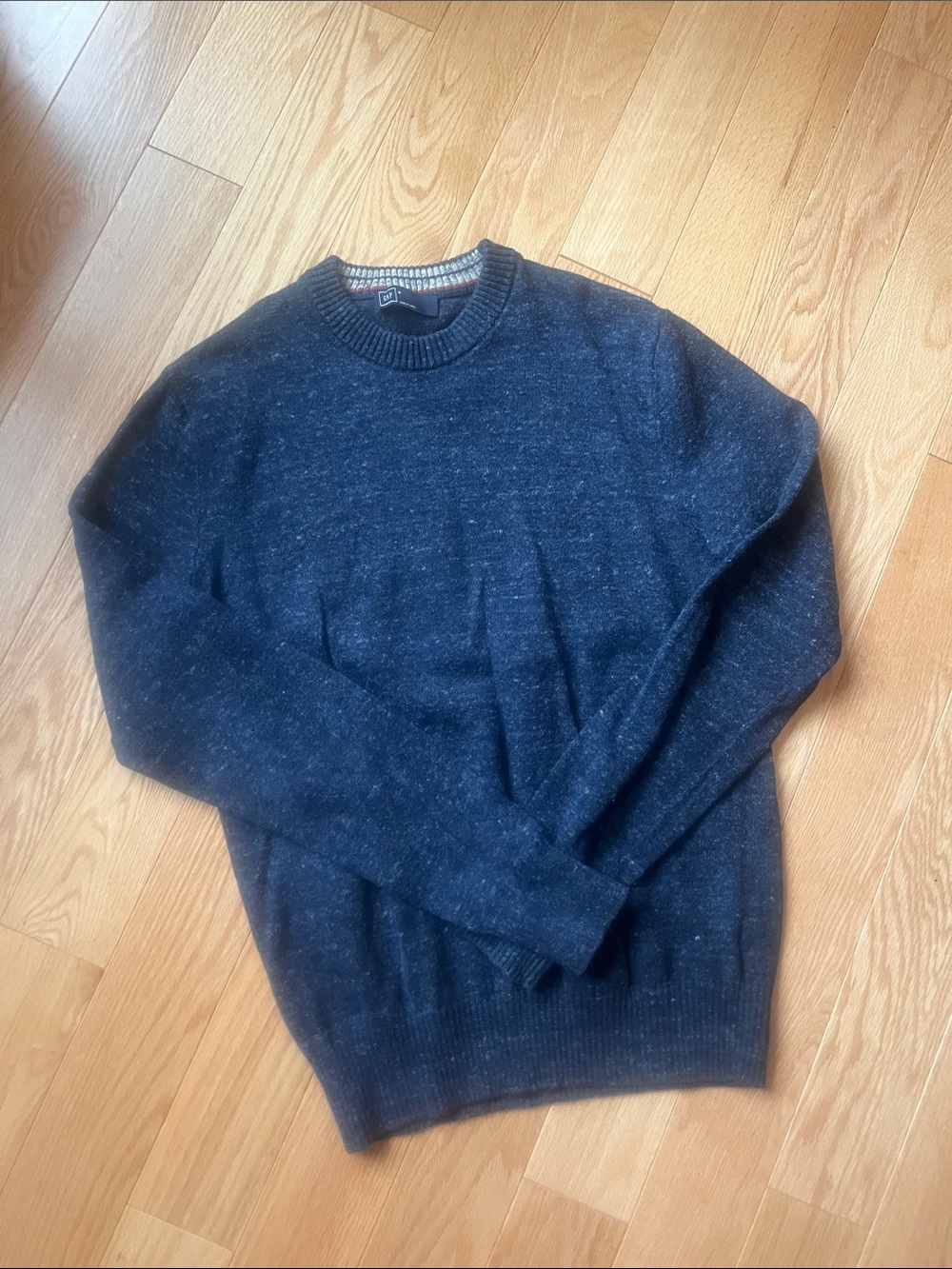 Gap boys’  Navy Speckled Crewneck Sweater sz S.